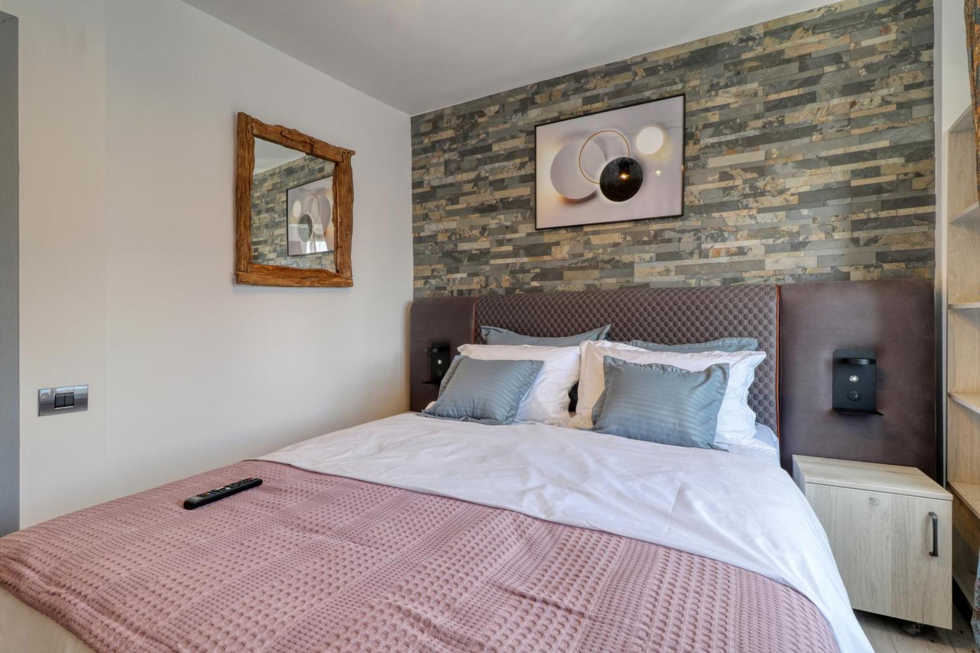 Rdi Elegance Apartment Downtown บูคาเรสต์ ภายนอก รูปภาพ