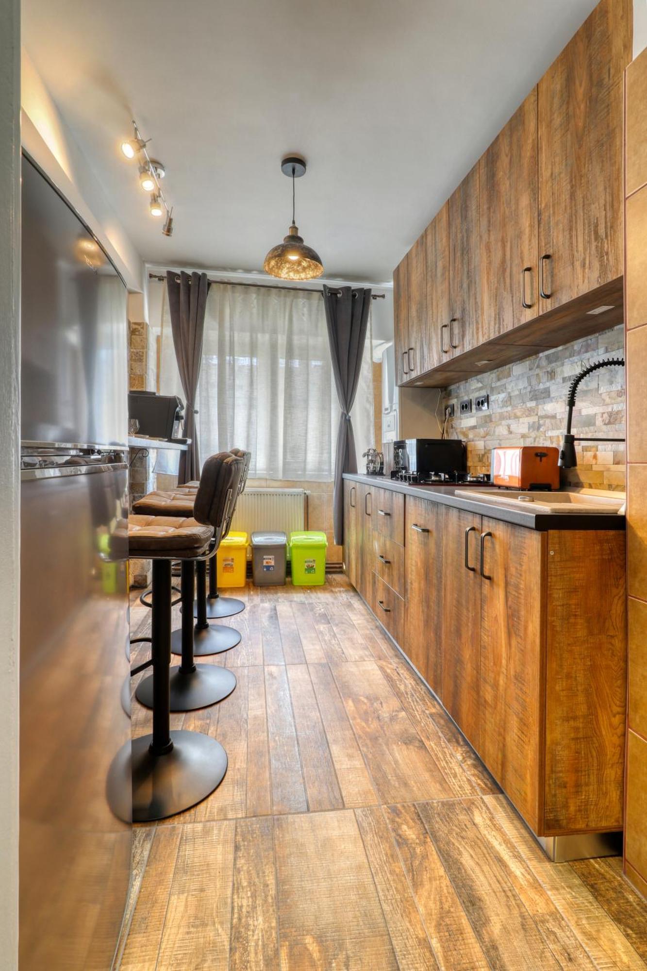 Rdi Elegance Apartment Downtown บูคาเรสต์ ภายนอก รูปภาพ