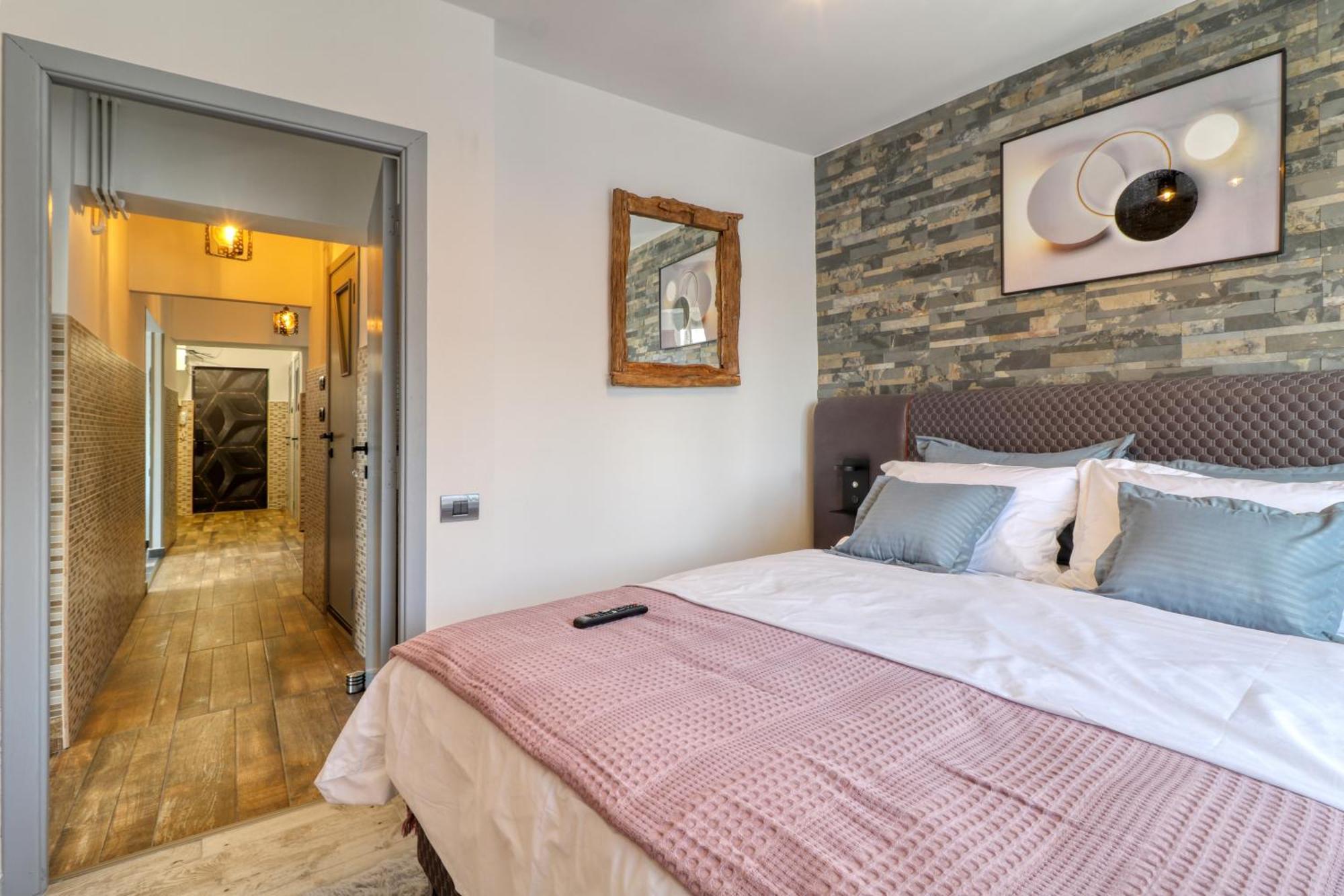 Rdi Elegance Apartment Downtown บูคาเรสต์ ภายนอก รูปภาพ
