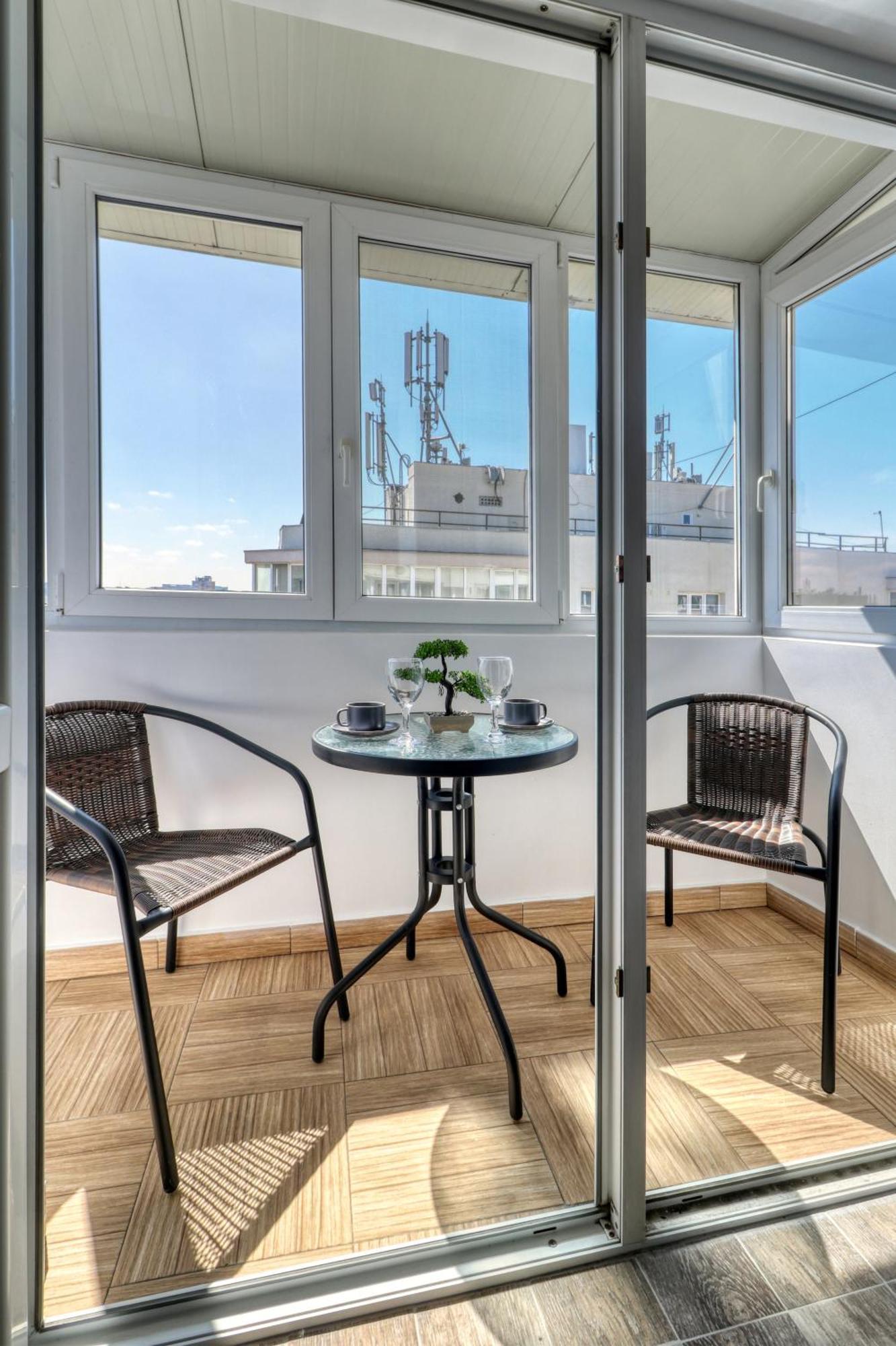 Rdi Elegance Apartment Downtown บูคาเรสต์ ภายนอก รูปภาพ